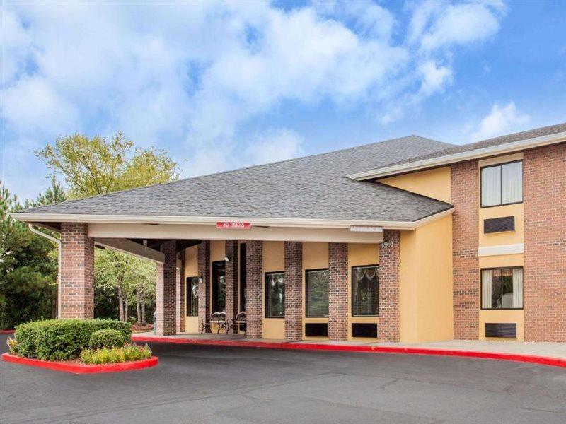 Baymont By Wyndham Smyrna Hotel Exterior foto